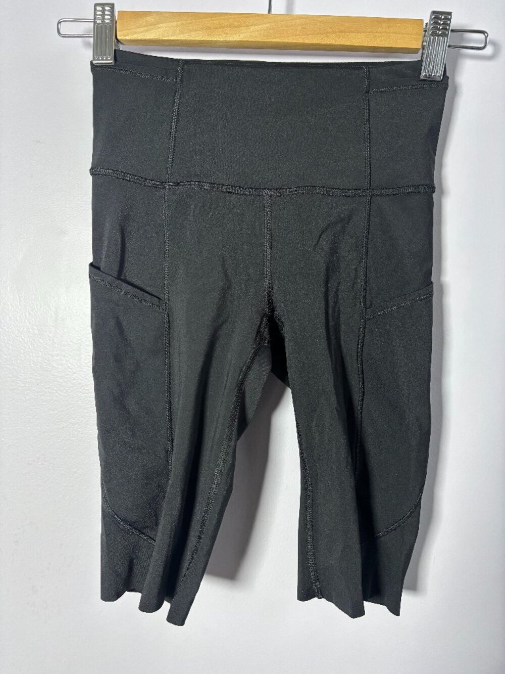 Lululemon Biker Short 10" Soft Stretch Pockets Size 2
